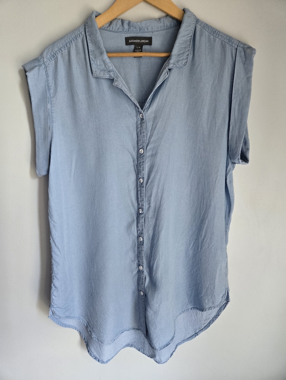 New ALEXANDER JORDAN  Light Blue Button-Front Sleeveless Lyocell Shirt